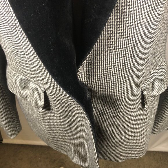 Vintage Evan-Picone Wool Blazer w/ Velvet Shawl Collar – Made in USA, Size 12 - Picture 7 of 16